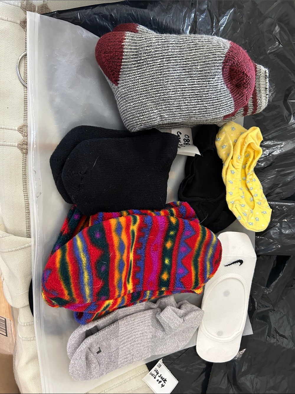 088. Assorted Cozy Socks and Slipperettes Multi Color Pack